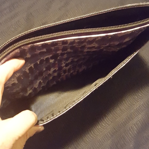 Halston bag. Purple print. NWOT - Picture 2 of 5